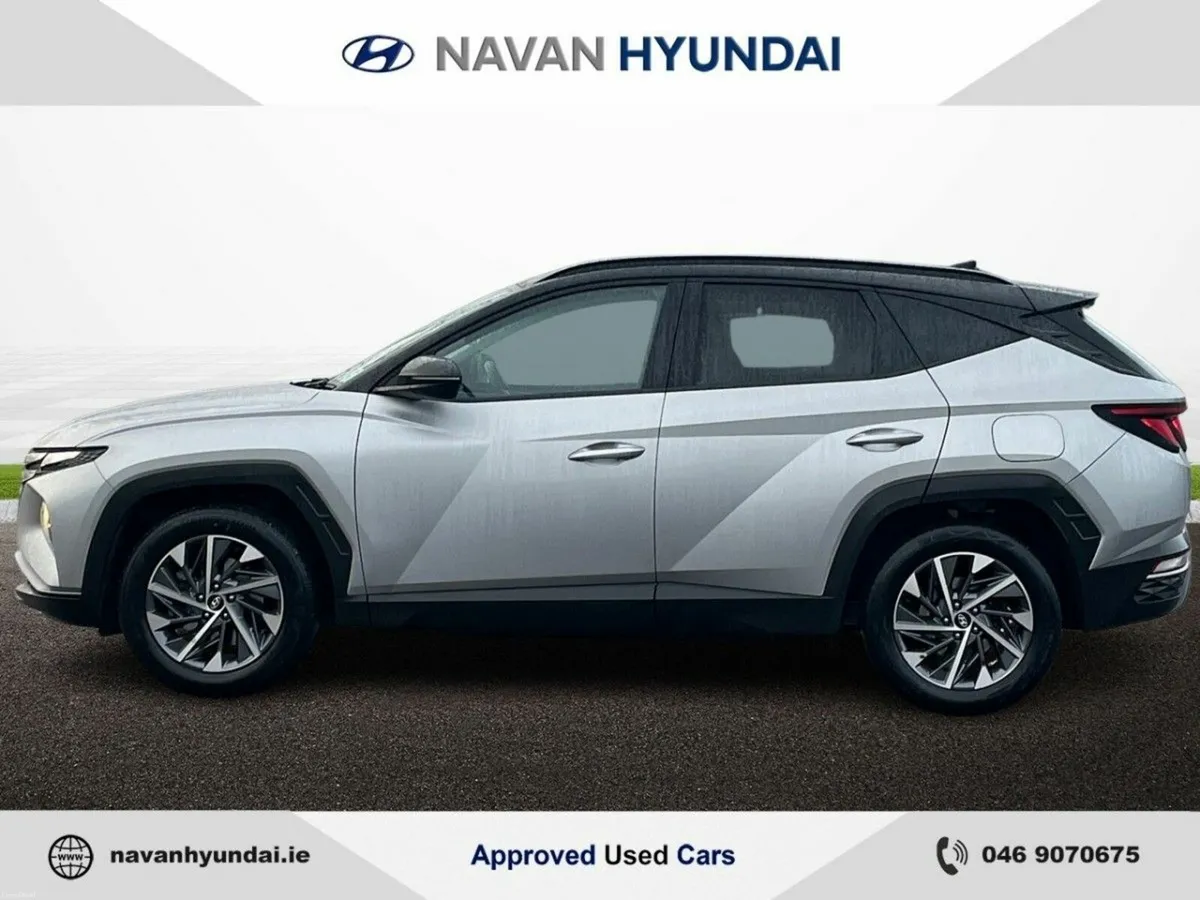 Hyundai Tucson 2WD Executive w.2 Tone Roof *LOW RU - Image 4