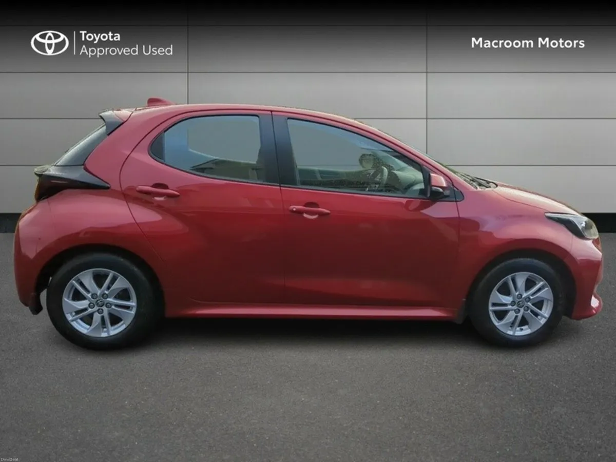 Toyota Yaris FRESH SELECTION OF TRADE-INS YARIS HY - Image 3