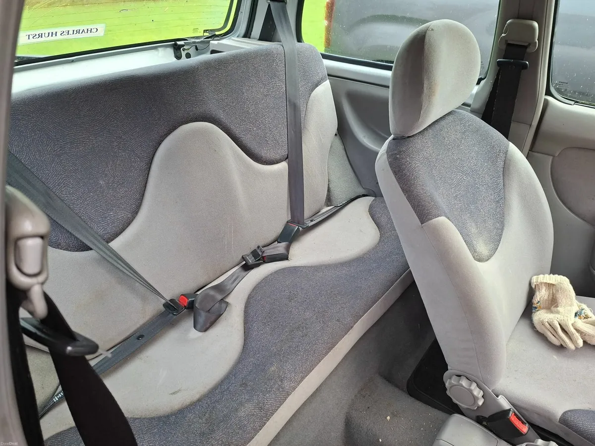 Nissan Micra 2001 - Image 4