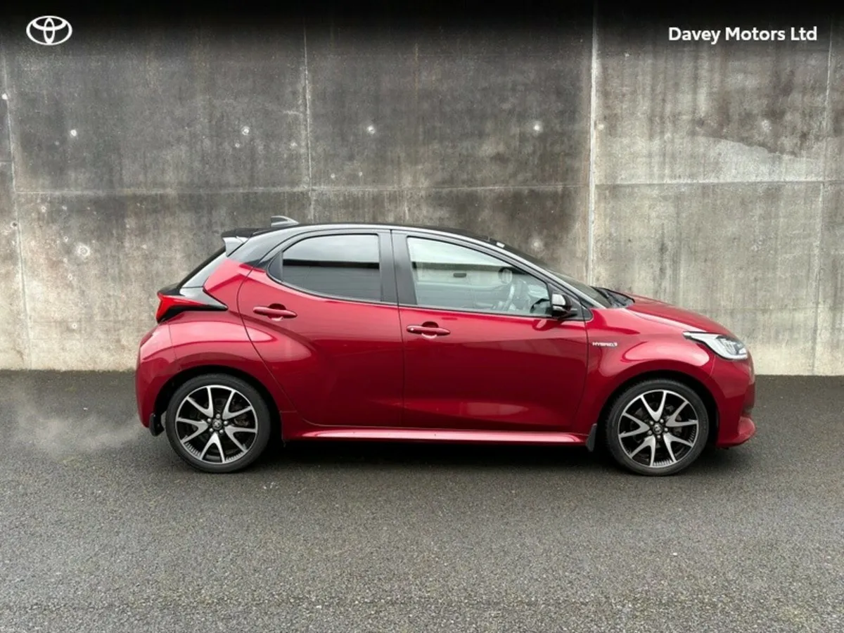 Toyota Yaris HYBRID STYLE 4DR A AUTO - Image 3