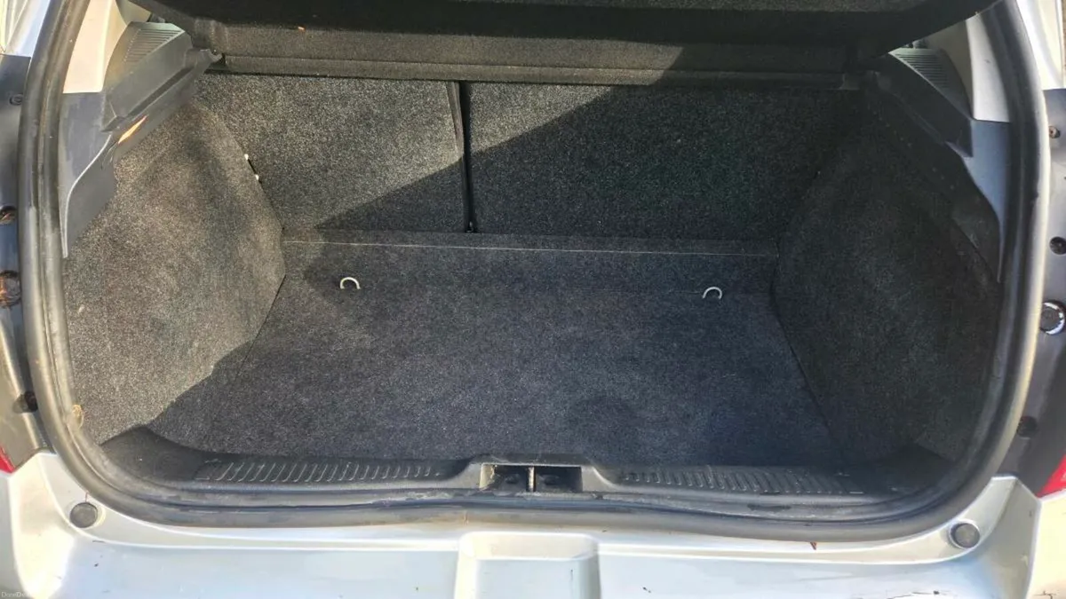 Renault Clio - Image 2