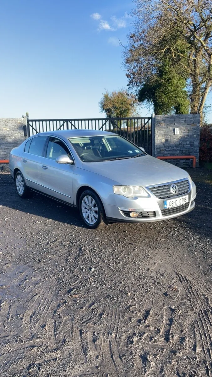 Volkswagen Passat - Image 1
