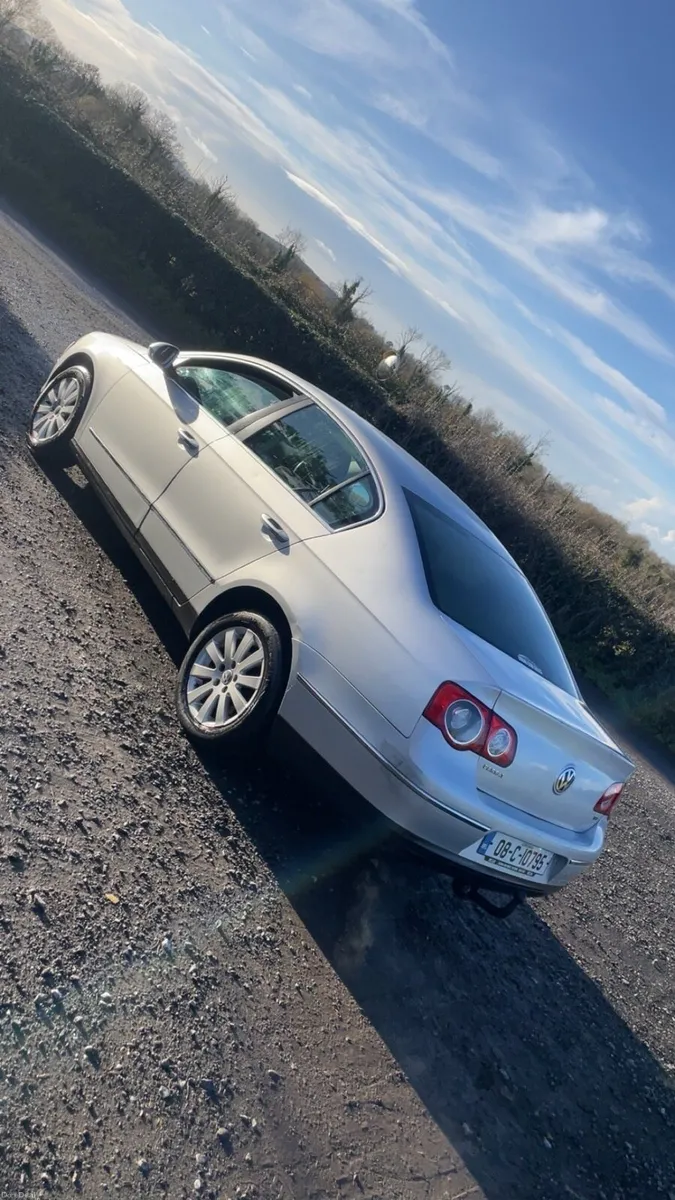 Volkswagen Passat - Image 3