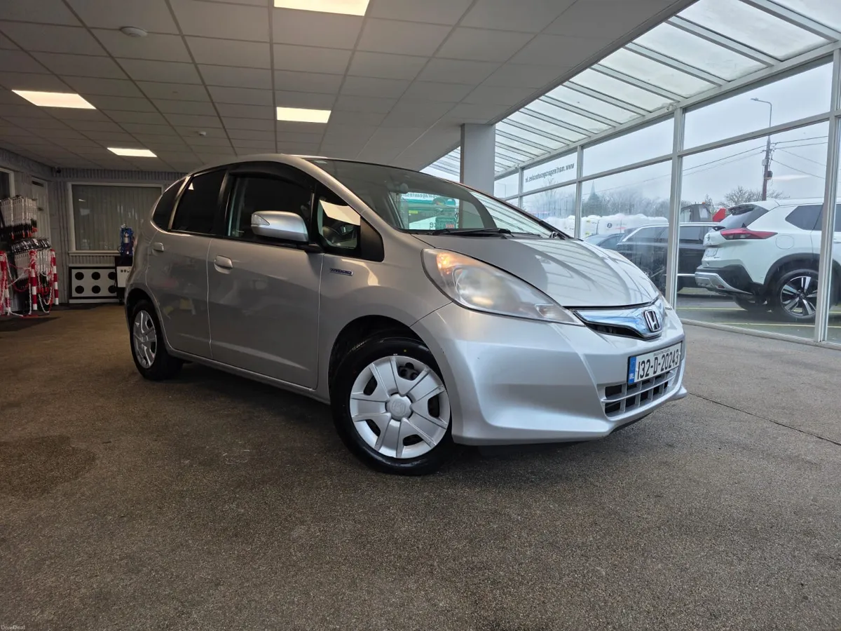 Honda Fit GP1 CVT Hybrid 2013 - Image 1