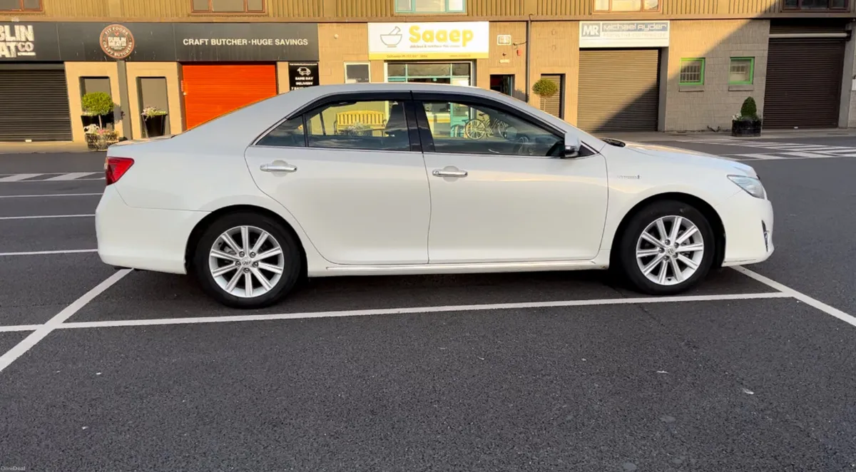 Toyota Camry 2.5 Hybrid 2012 - Image 3