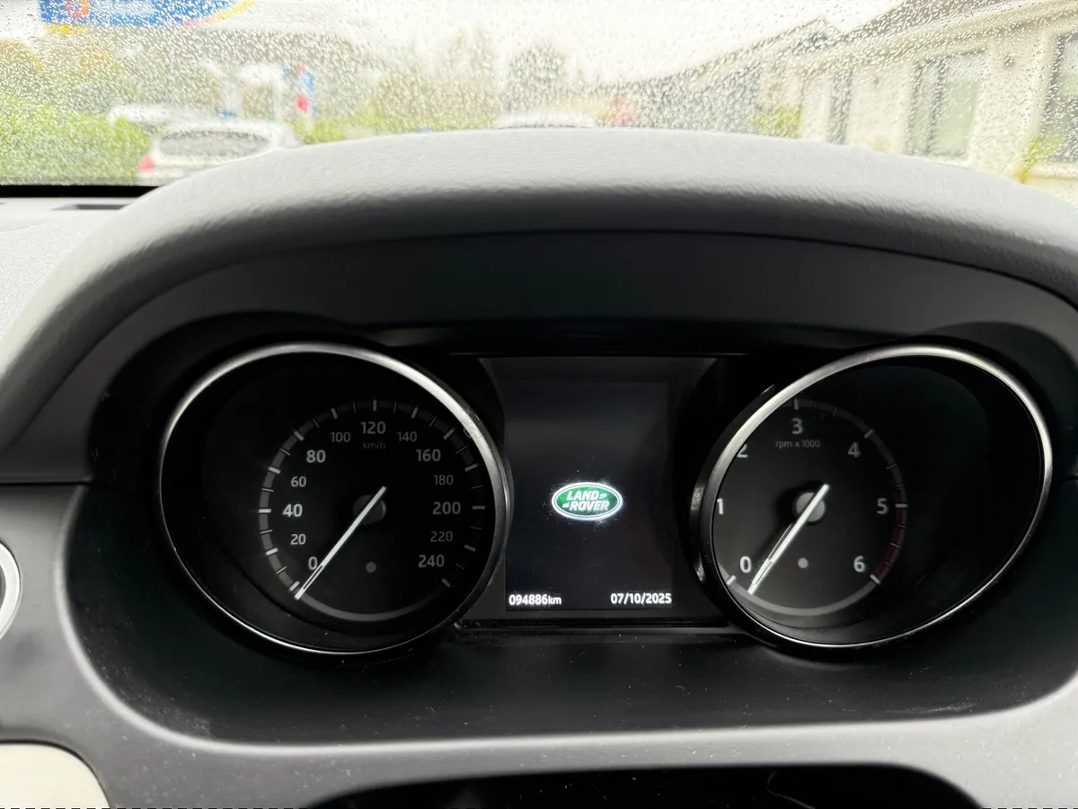 Land Rover Discovery 2018 - Image 1