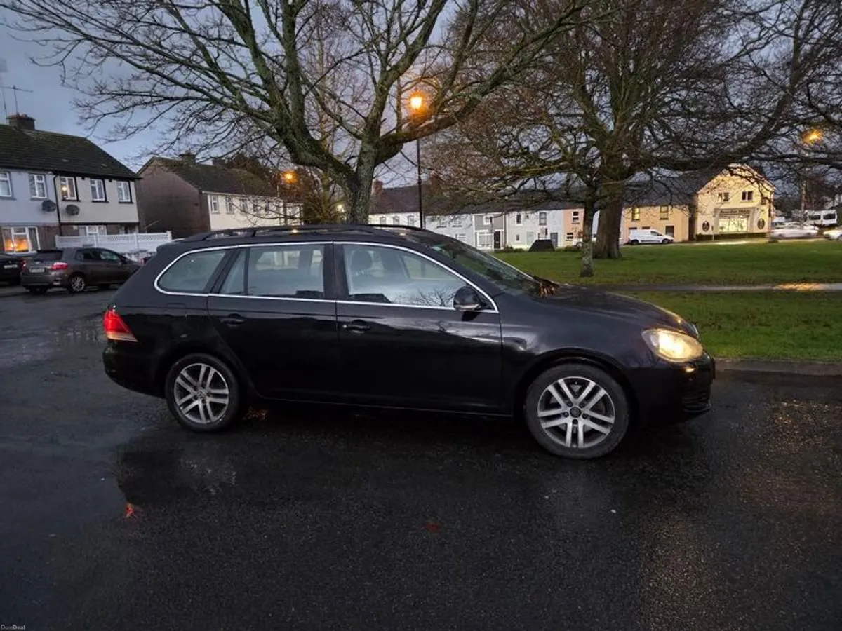 2012 Volkswagen Golf - Image 2