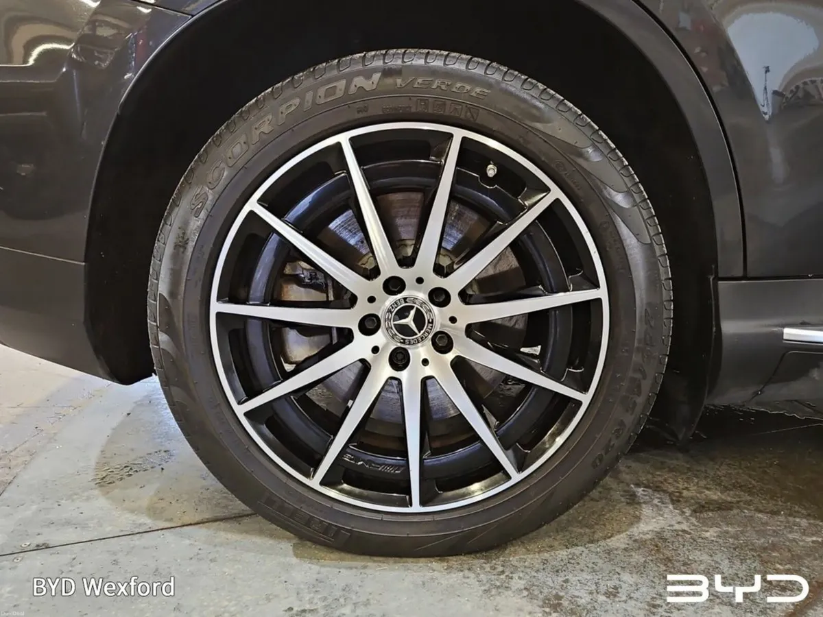 Mercedes-Benz EQC EQC 400 4M AMG Line - Image 4