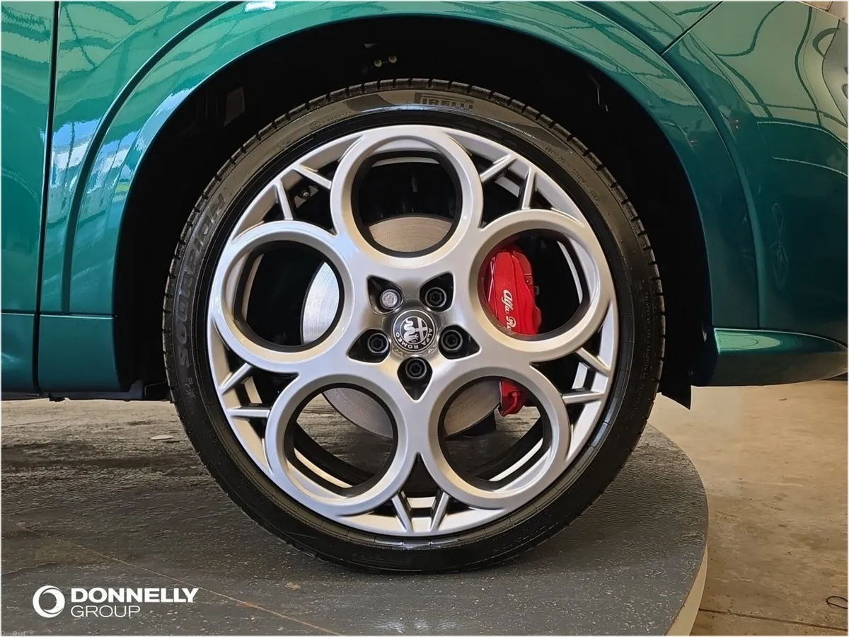 Alfa Romeo Tonale Hatchback Tributo Italiano - Image 4