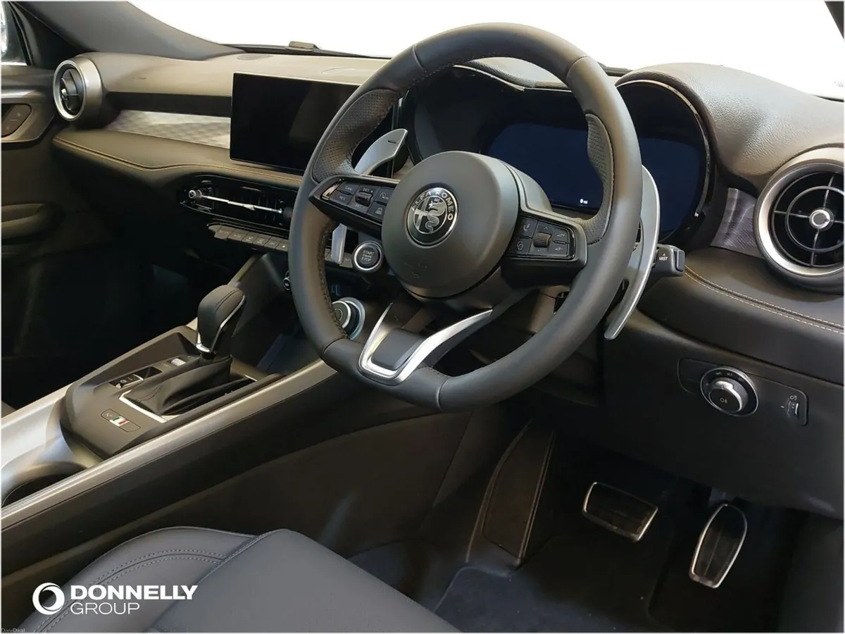 Alfa Romeo Tonale Hatchback Veloce - Image 3