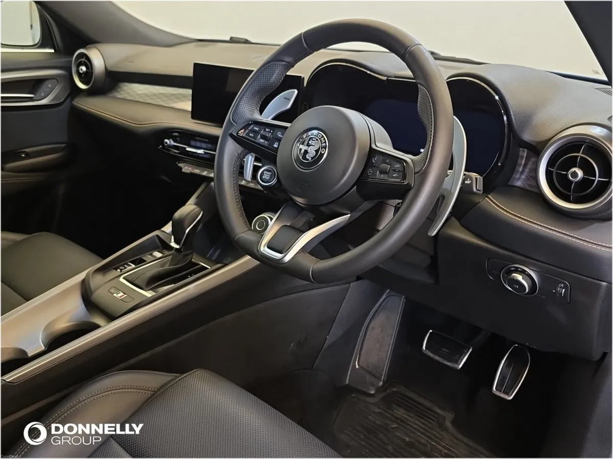 Alfa Romeo Tonale Hatchback Veloce - Image 3