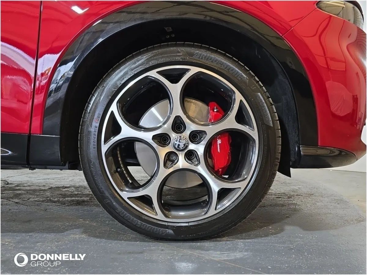 Alfa Romeo Tonale Hatchback Veloce - Image 4