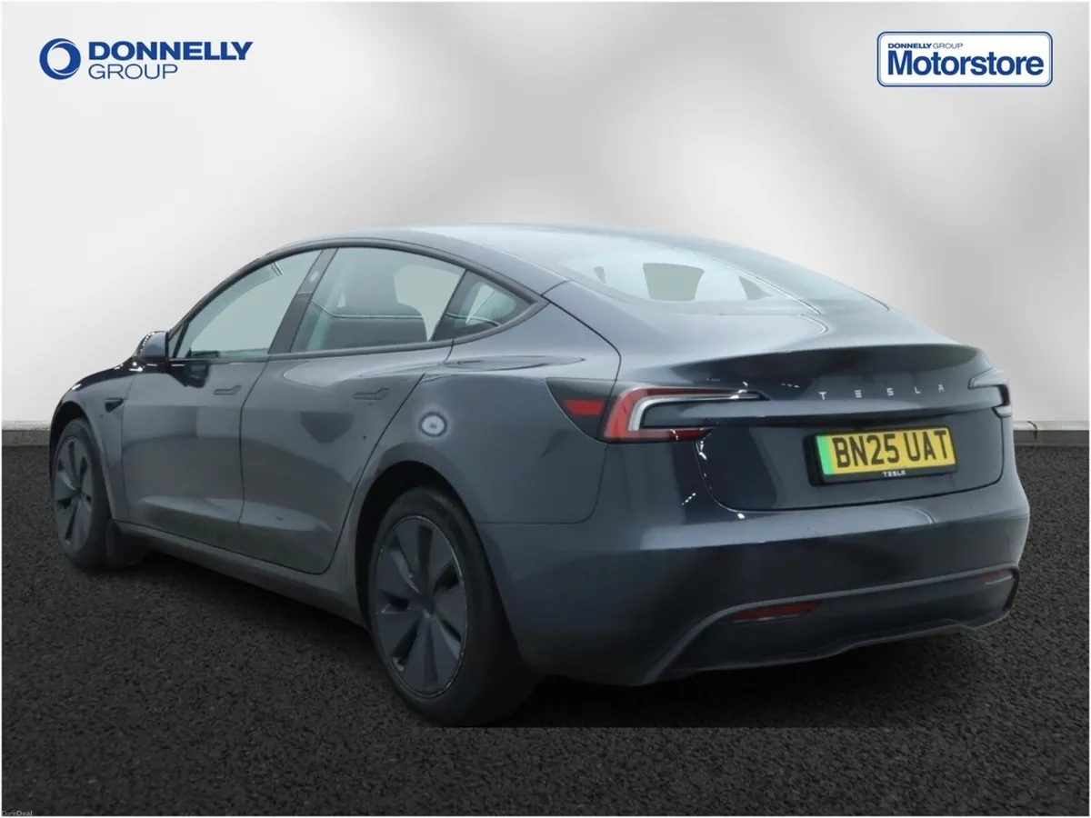 Tesla Model 3 Saloon Long Range - Image 2