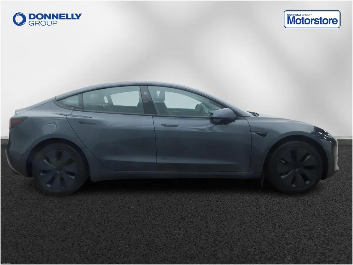 Tesla Model 3 Saloon Long Range - Image 3