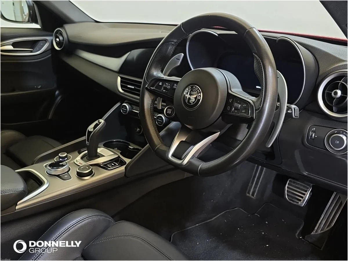 Alfa Romeo Giulia Saloon Veloce - Image 3