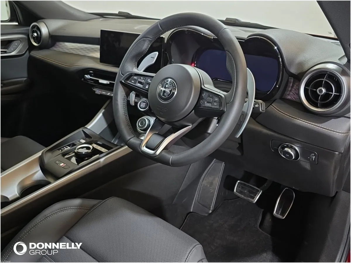 Alfa Romeo Tonale Hatchback Veloce - Image 3