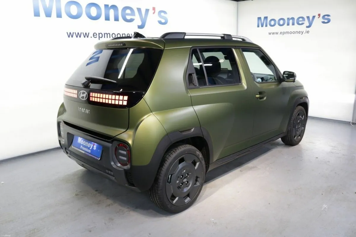 Hyundai INSTER CROSS IN AMAZONAS GREEN - ORDER YOU - Image 4