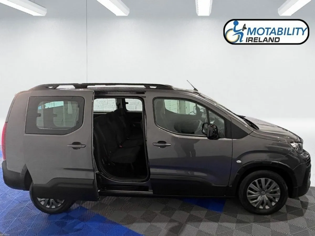 Peugeot Rifter Wheelchair Accessible - Image 4