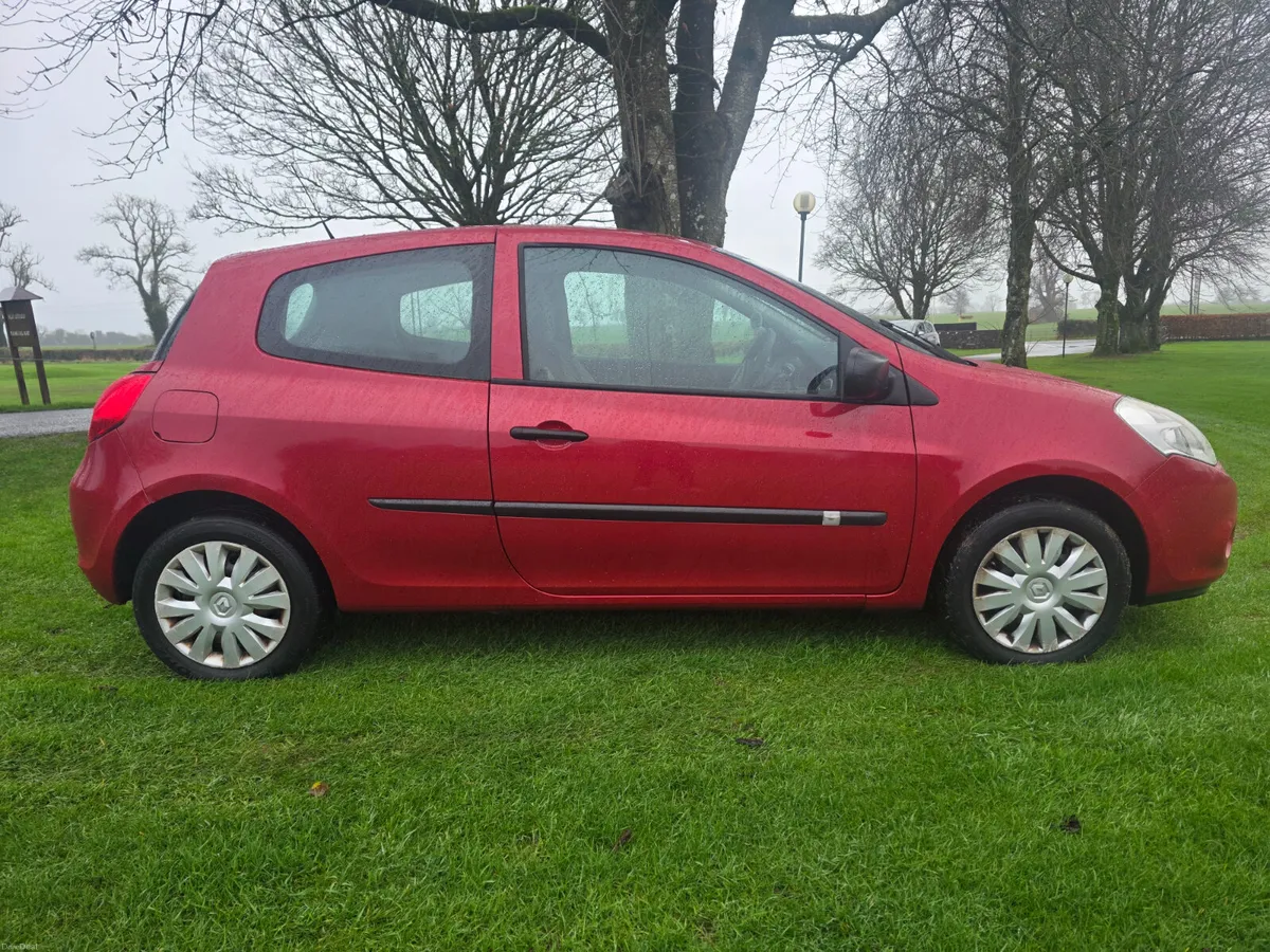 Renault Clio 1.1 petrol - Image 3