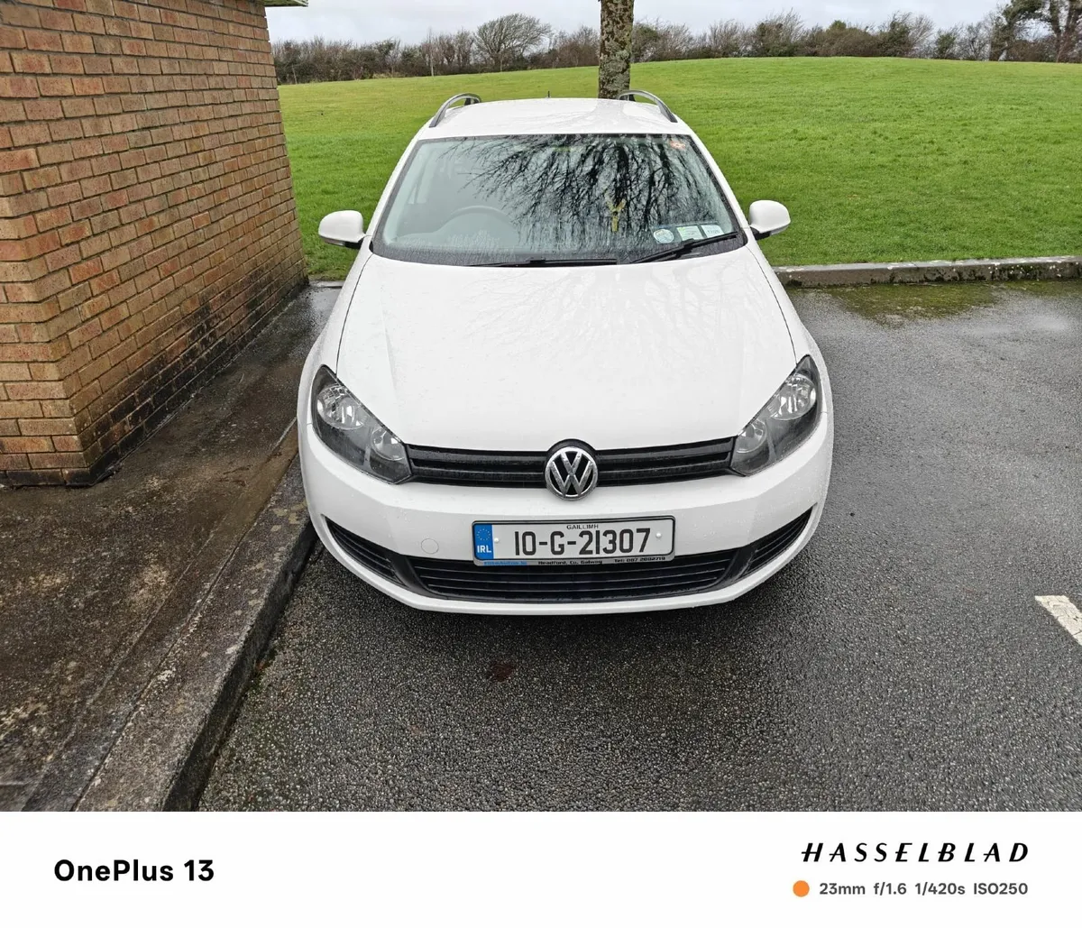 Volkswagen Golf Estate - Image 1