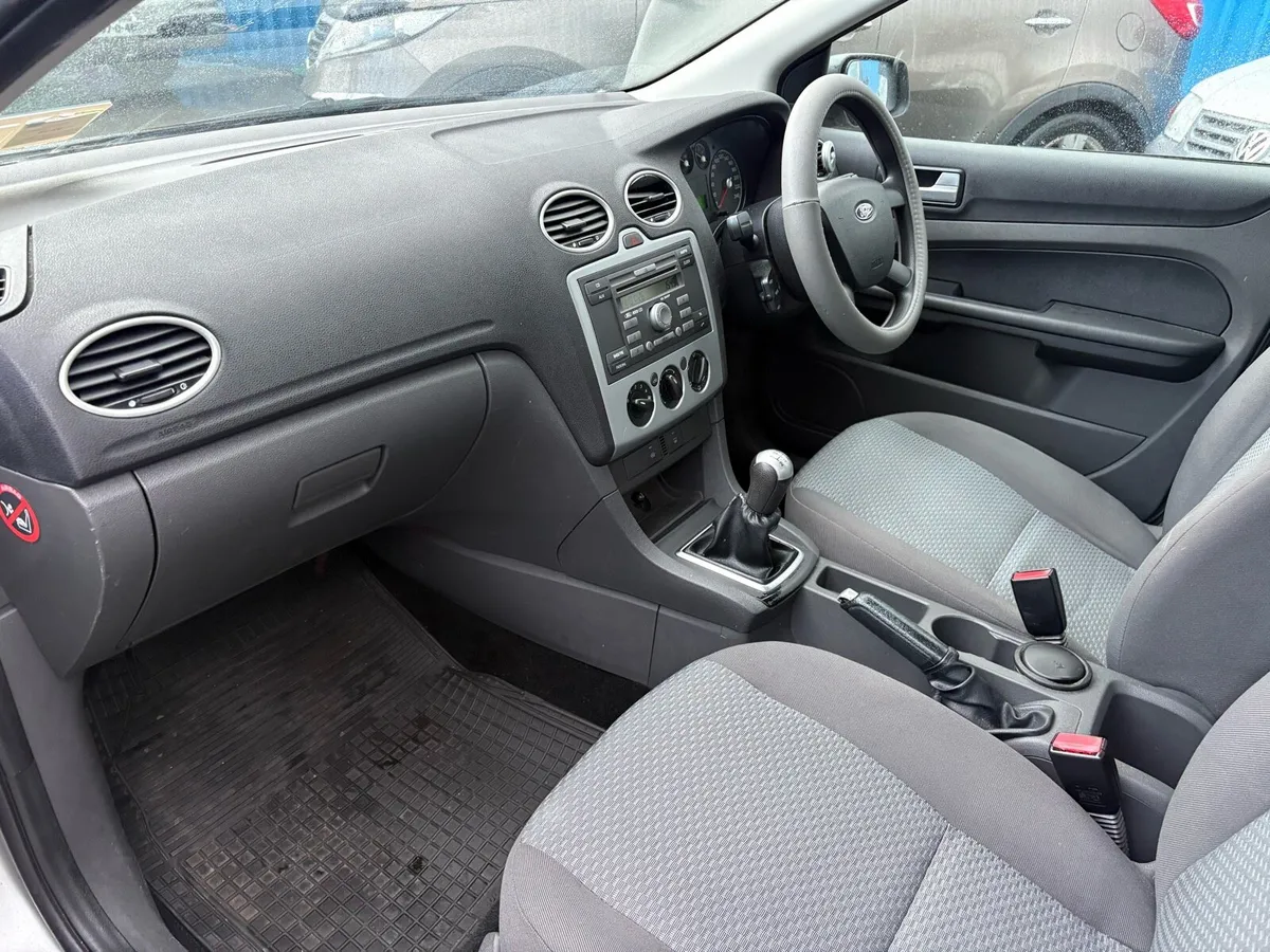 SUPER LOW MILEAGE 1.4 PETROL - LIKE BRAND NEW - Image 3