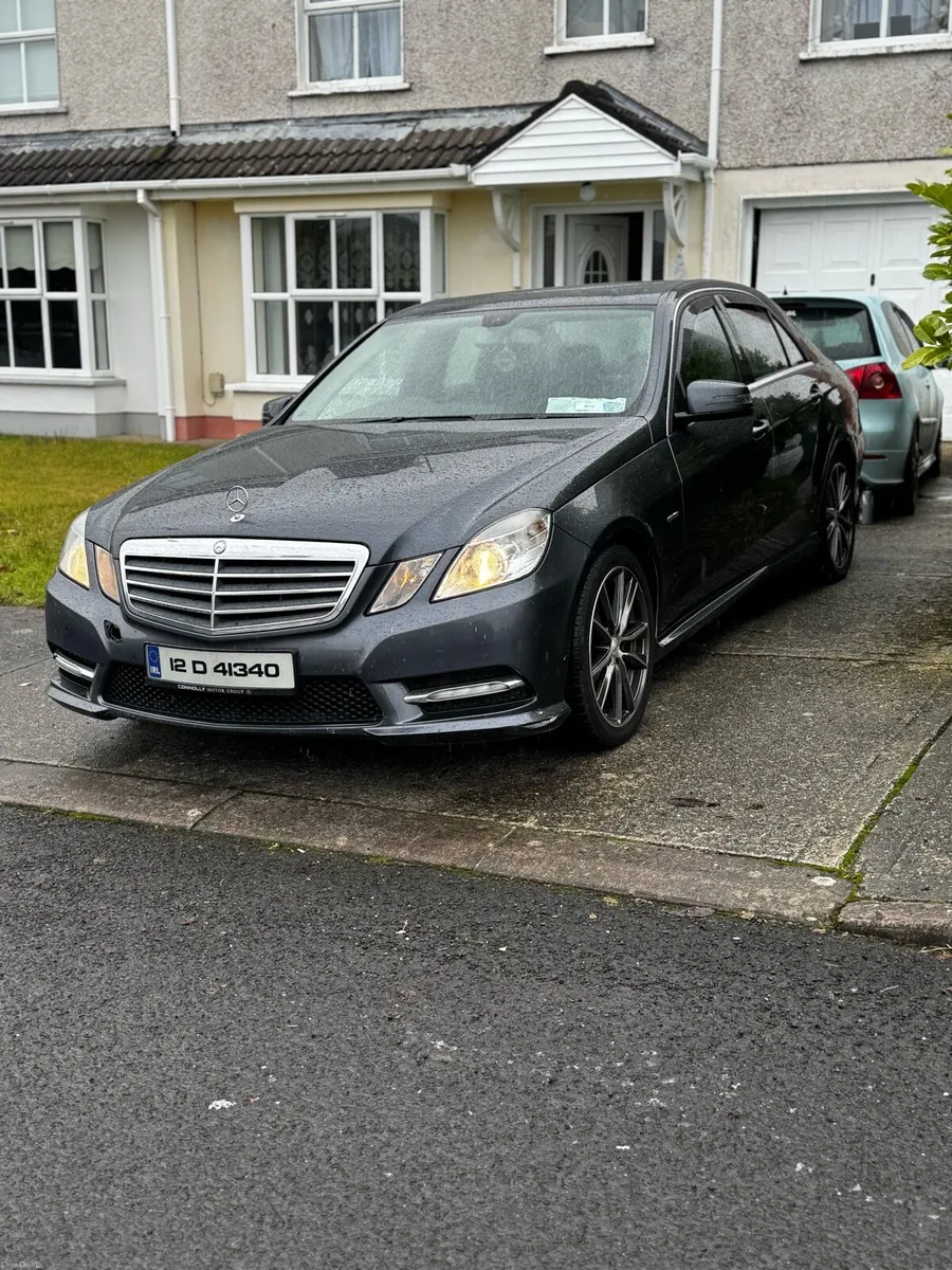 Mercedes-Benz E200 - Image 1