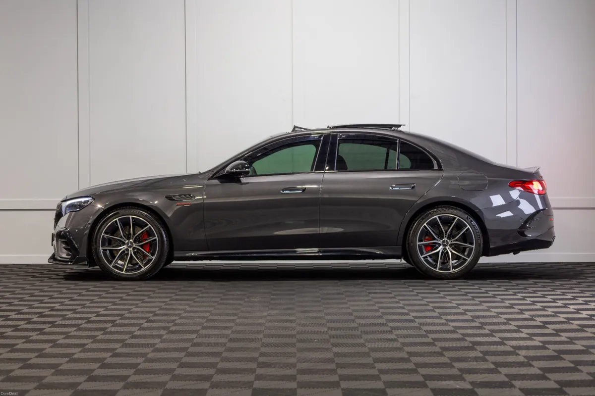 2025 Mercedes-Benz E-Class E53 AMG Hybrid - Image 3