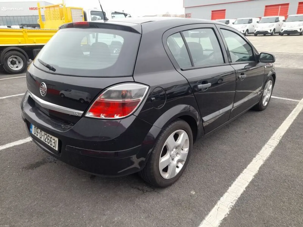 2009 Vauxhall Astra - Image 3