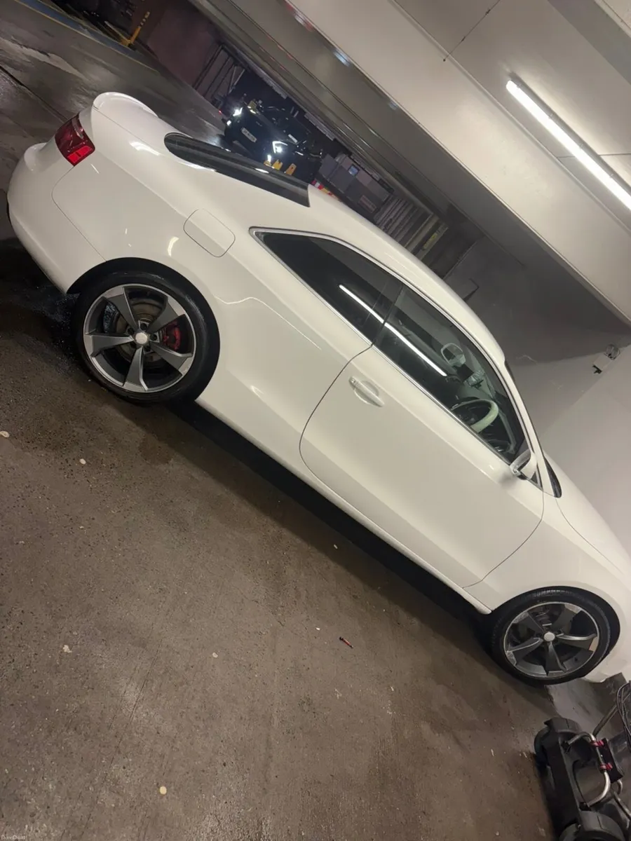 Audi A5 2012 - Image 1