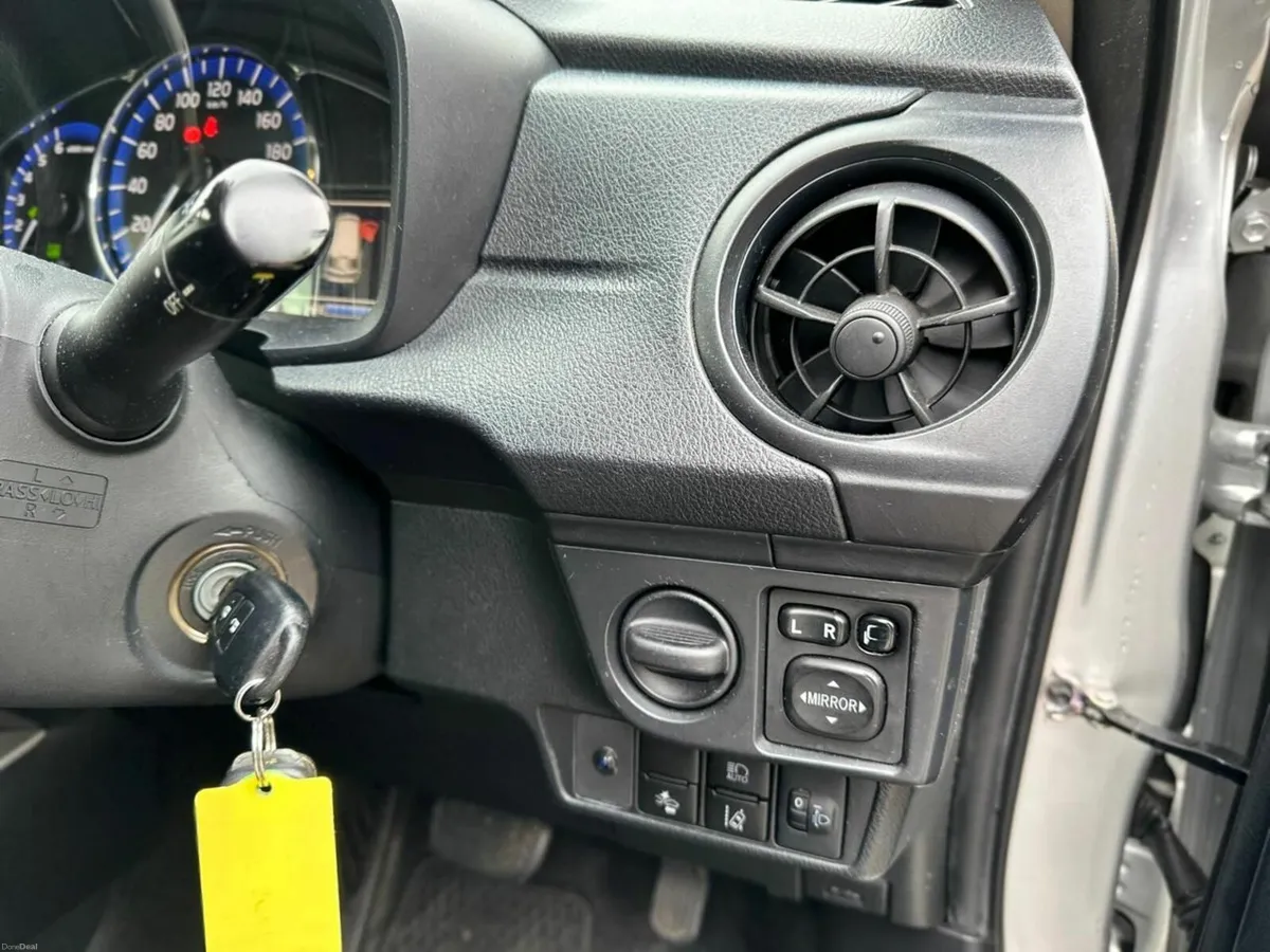 Toyota Corolla Fielder 2017 Auto Transmission - Image 3