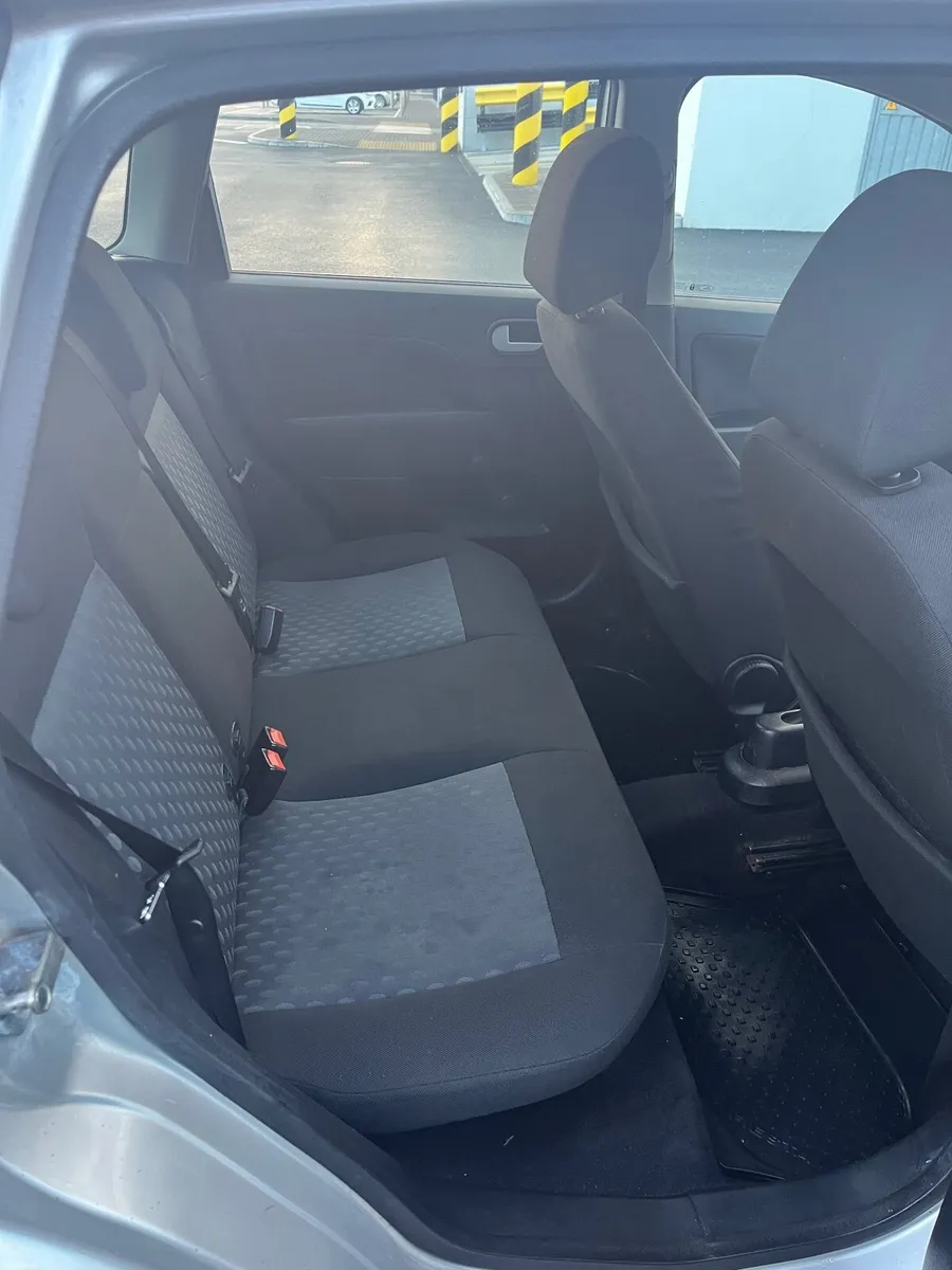 Ford Fiesta 2005 - Image 4