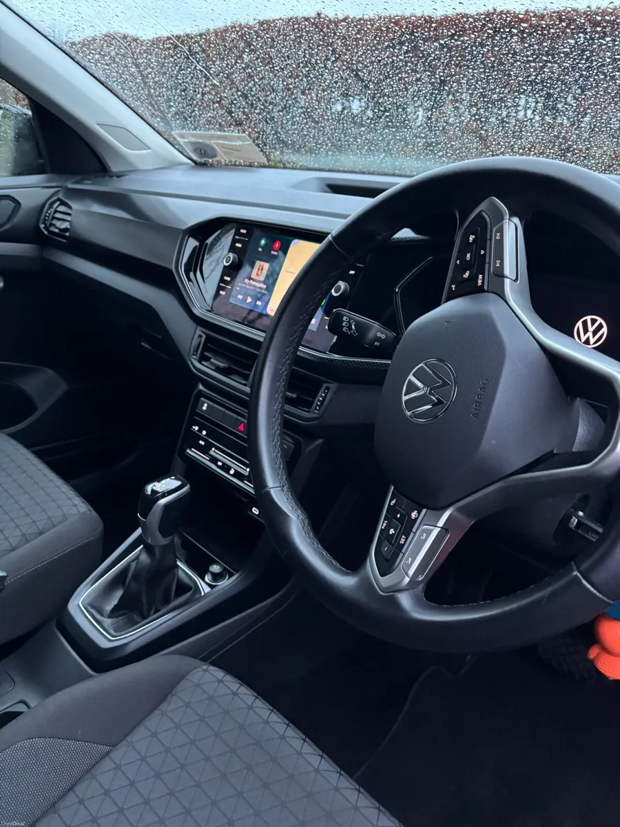 Volkswagen T-Cross 2023 - Image 3