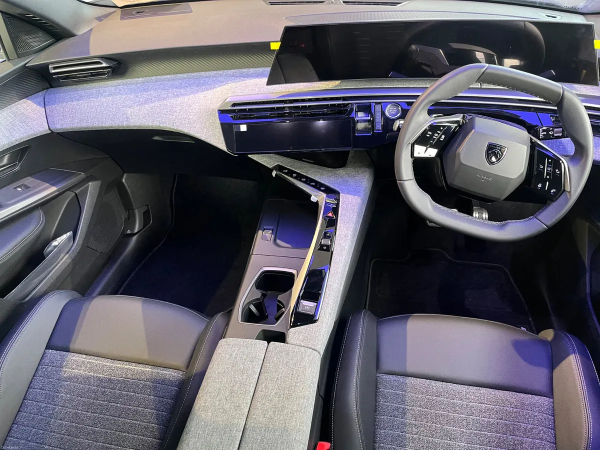Peugeot 3008 Allure Hybrid - Image 6