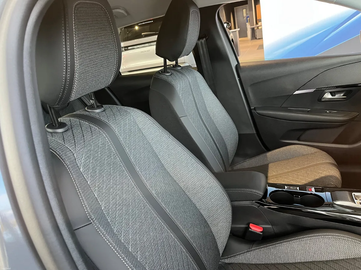 Peugeot 208 Allure Hybrid - Image 6