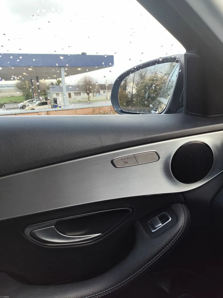 Mercedes-Benz C-Class 2016 - Image 2