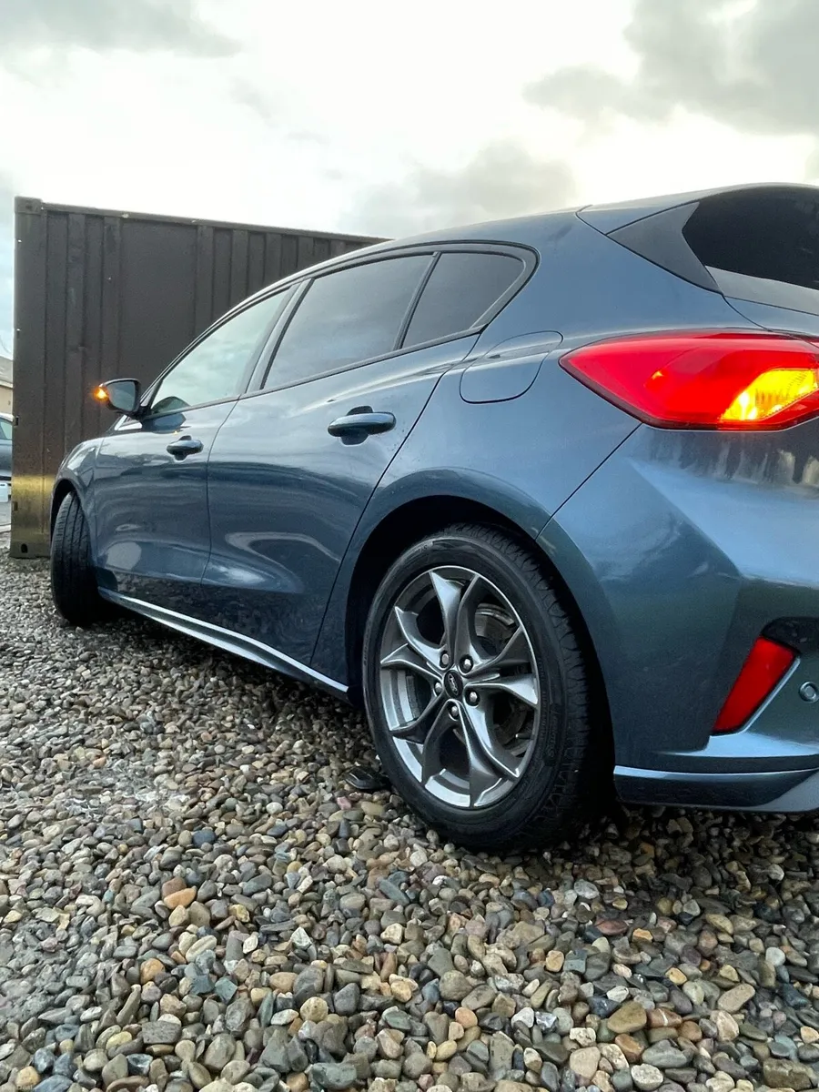 211 Ford Focus ST-Line Diesel - Image 4