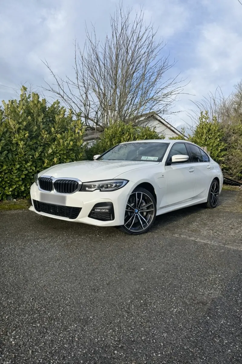 BMW 3-Series 2020 - Image 1