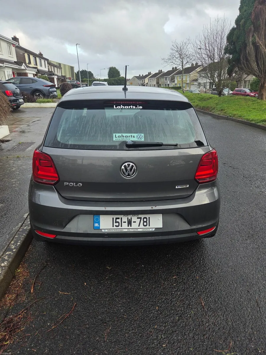 Volkswagen Polo 2015 - Image 2
