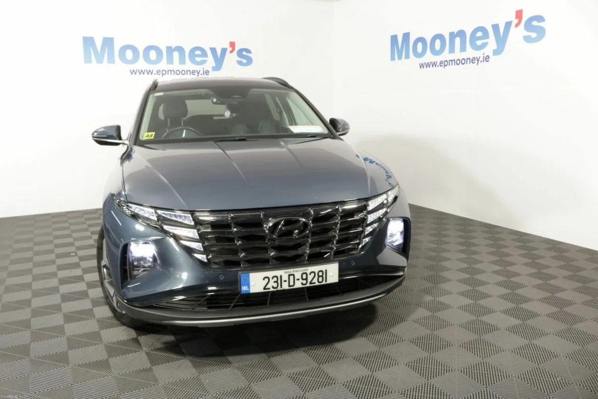 Hyundai Tucson PHEV EXECUTIVE PLUS 4WD 1.6L PETROL - Image 2
