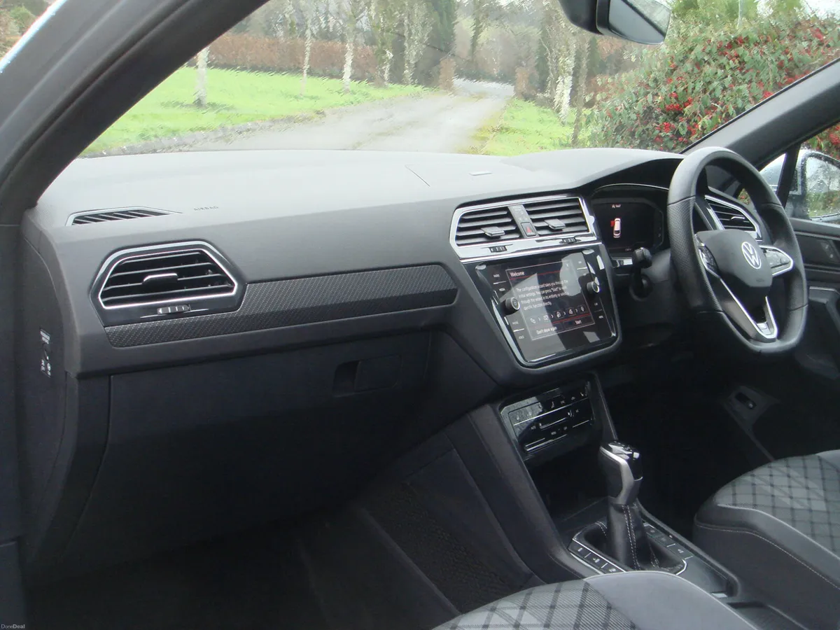 232 Tiguan R-Line Plug in Hybrid 1.4TSI 240BHP DSG - Image 4