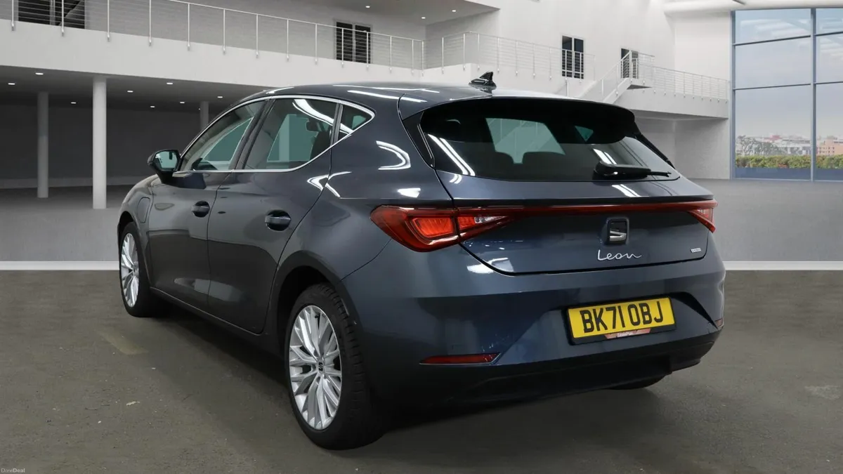 SEAT Leon 2021 hybrid - Image 1