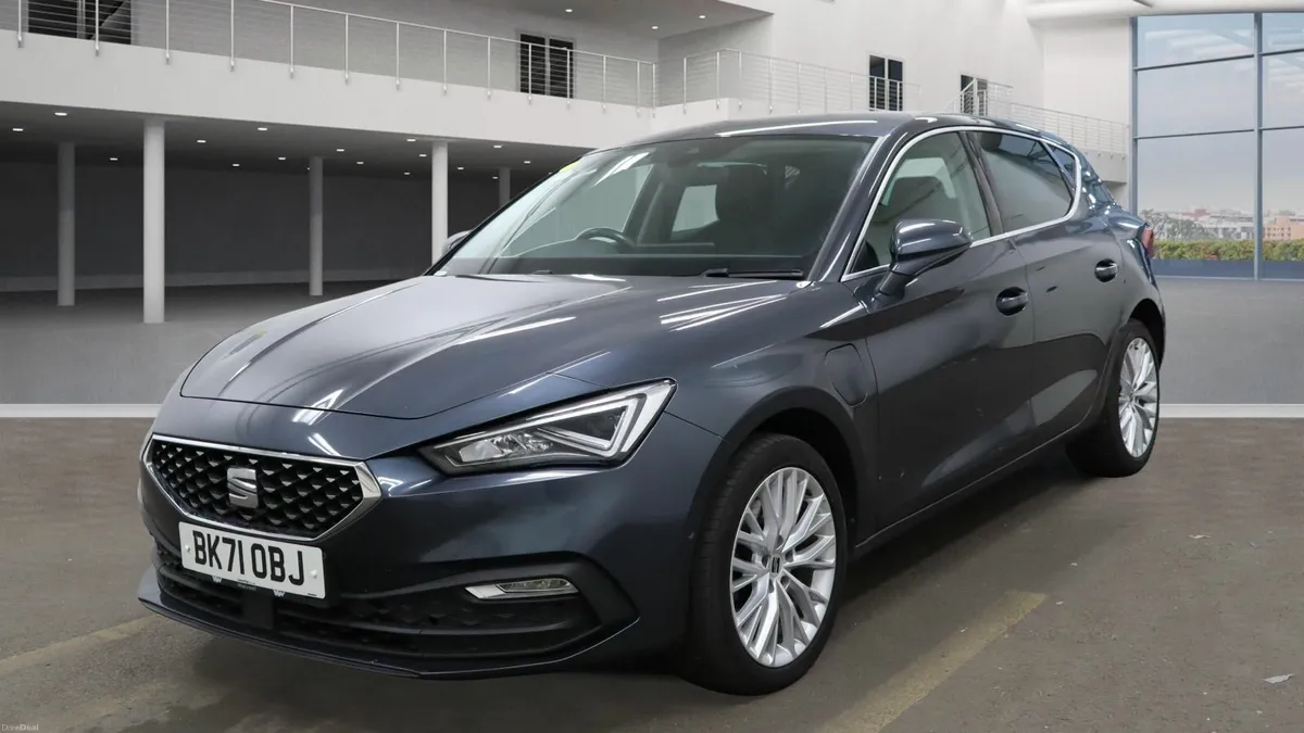 SEAT Leon 2021 hybrid - Image 2