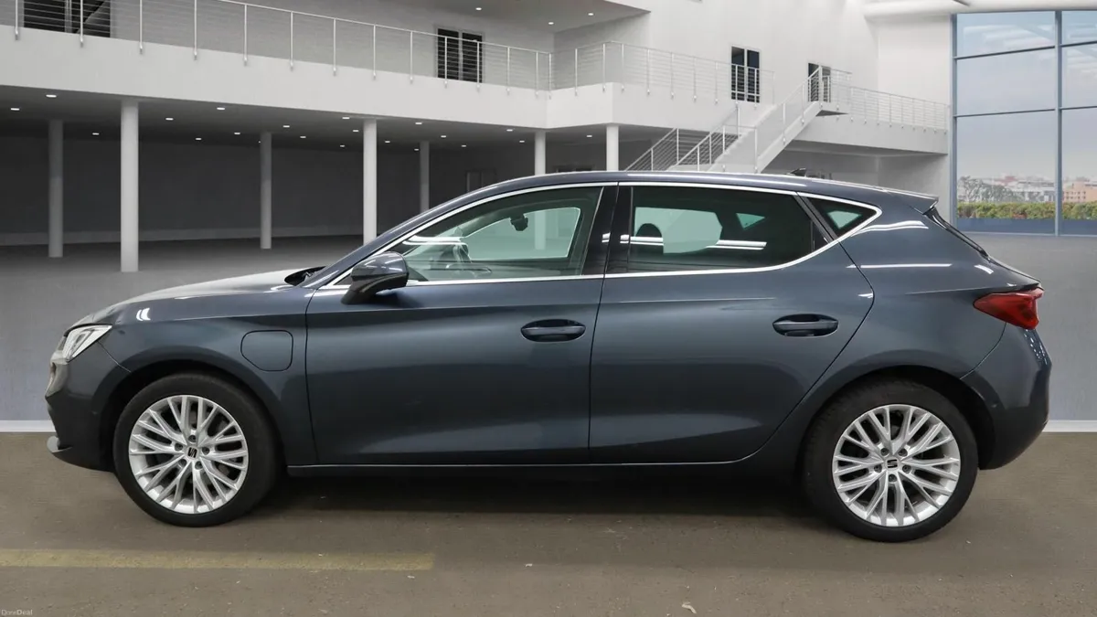 SEAT Leon 2021 hybrid - Image 3