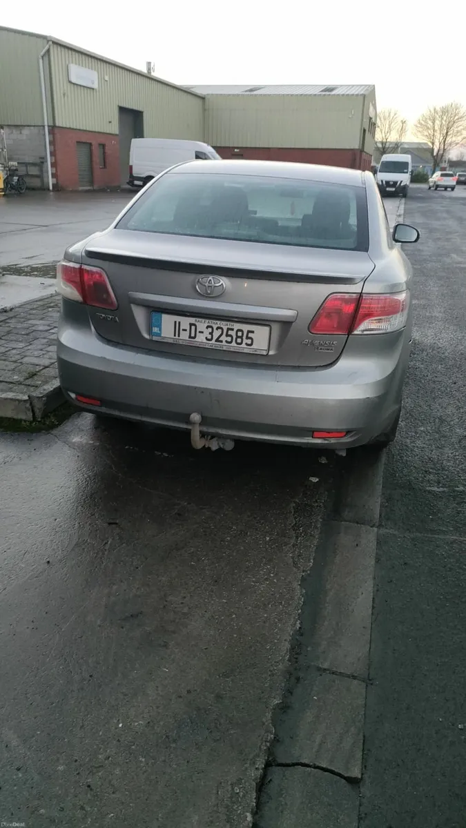 Toyota Avensis 2011 read ad - Image 2