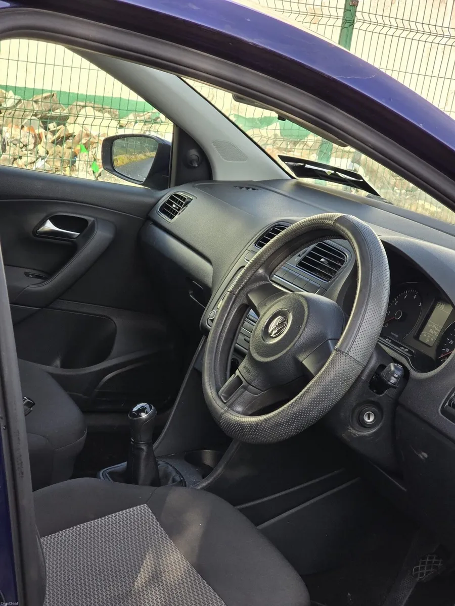Polo Manual NCT 10/26 2 owners only 88000 miles - Image 4