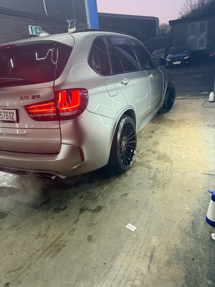 BMW X5M 4-4 petrol 5 seater crewcab - Image 4