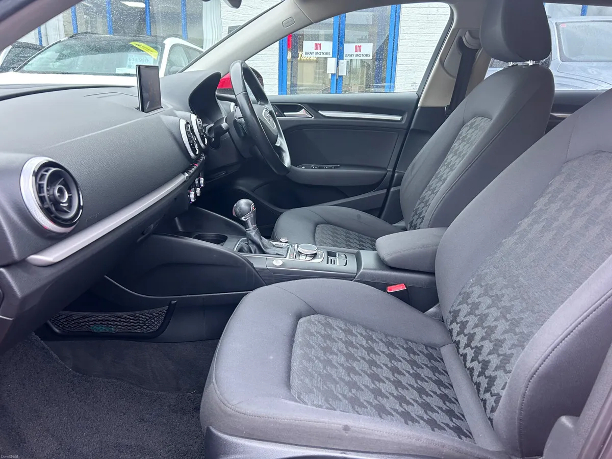 2015 AUDI A3 1.4TFSI AUTO S TRONIC - Image 4