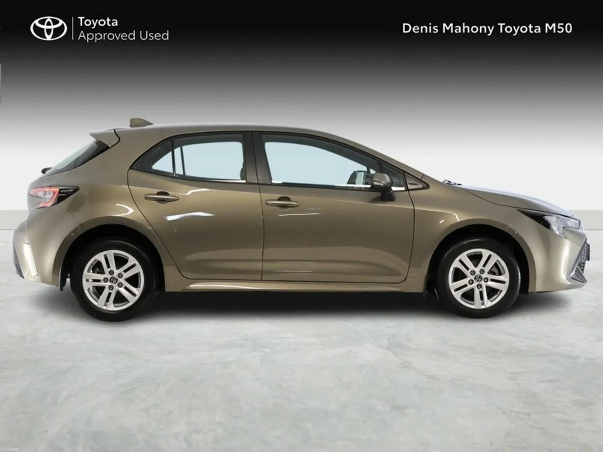 Toyota Corolla Luna Hatchback Hybrid - Image 3