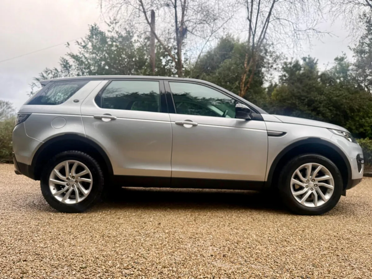 Land Rover Discovery Sport 2.0 TD4 HSE 7 SEATS 180 - Image 3