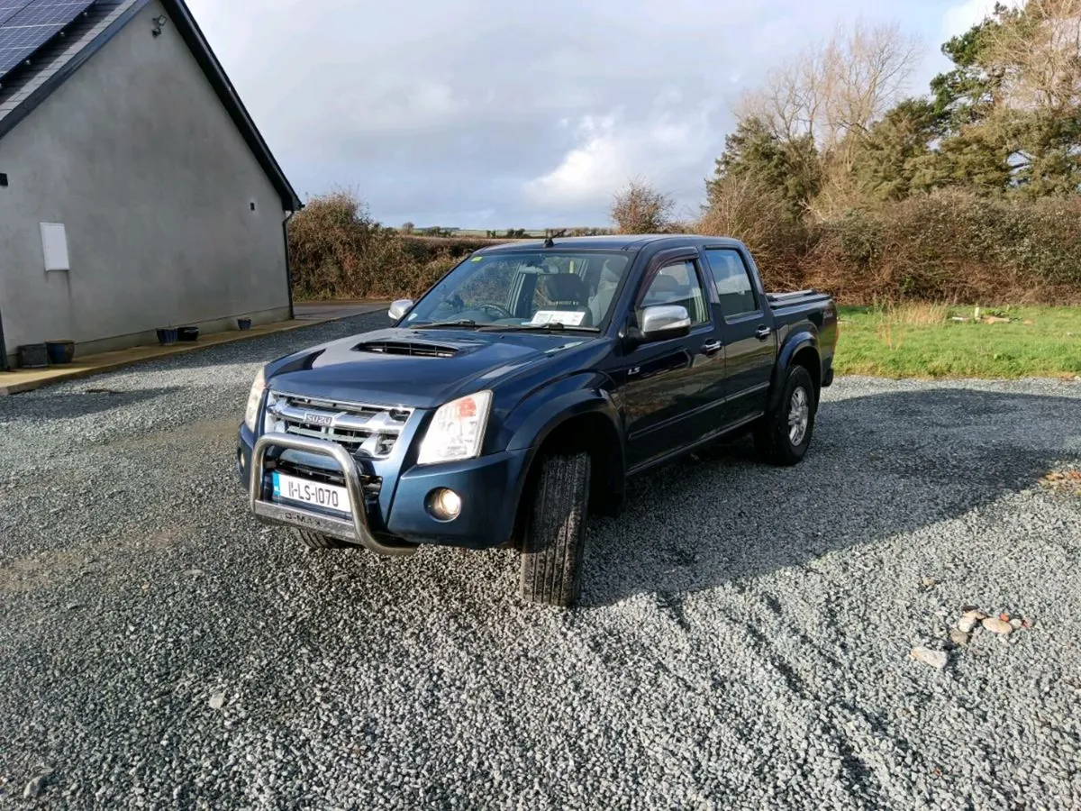 Isuzu D max - Image 1